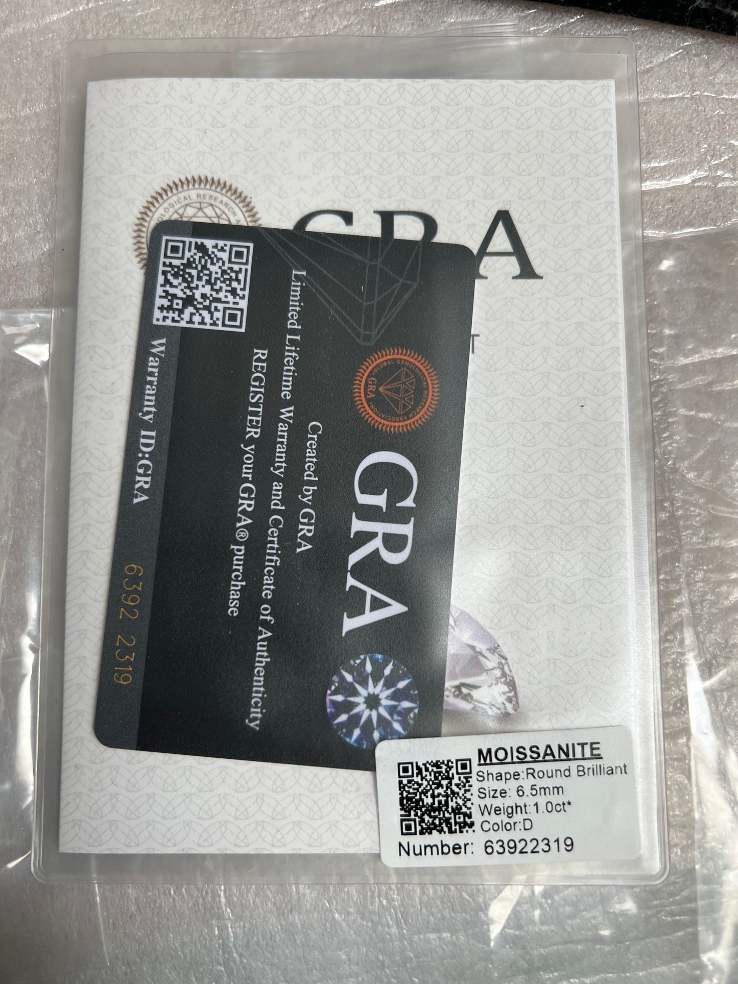 Brilliant Sparkle: 1 Carat D Color Moissanite Solitaire Necklace