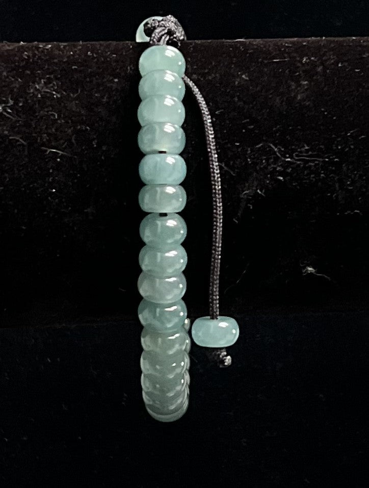 High-quality, Very Special translucent Jadeite Bracelet From Antigua Guatemala