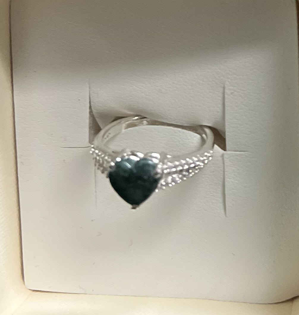 Guatemalan jadeite ring set in a sterling silver, from the company Jade Maya.